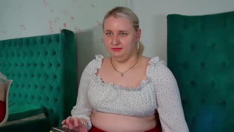 LioraArdyn online show from April 14, 6:08 am