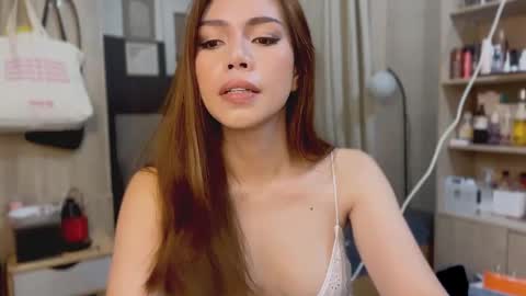 Snapshot of lioraeofophirxx chatting on March 4, 6:25 pm Liora of Ophir online show from March 4, 6:25 pm