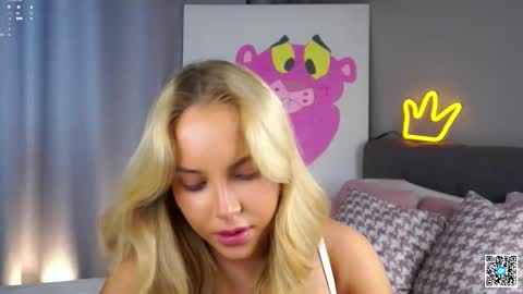 Snapshot of lipswithsmileonthem chatting on October 8, 5:16 am Amelia online show from October 8, 5:16 am