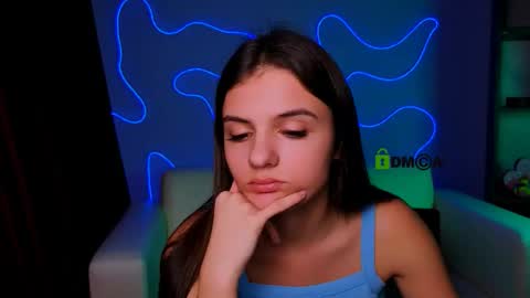 Snapshot of lisa_dark_ chatting on December 2, 2:45 pm Lisa online show from December 2, 2:45 pm