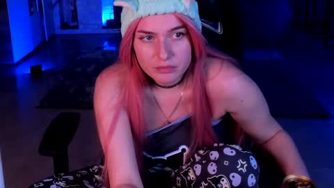 lisa_elfy online show from February 11, 11:01 pm