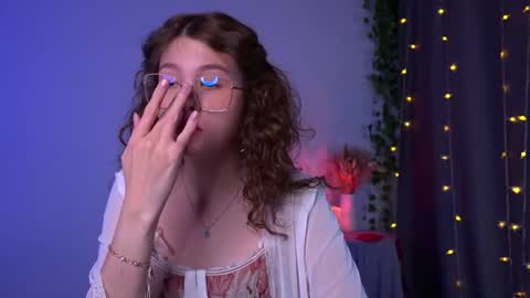 Snapshot of lisa_roses chatting on October 18, 7:36 pm Lisa online show from October 18, 7:36 pm