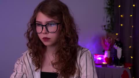 Snapshot of lisa_roses chatting on November 21, 9:57 pm Lisa online show from November 21, 9:57 pm