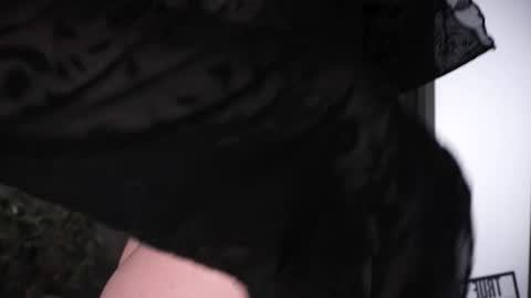 Snapshot of lisa_schiele chatting on November 16, 8:36 pm Elisabeth or Lisa online show from November 16, 8:36 pm