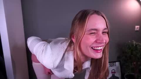 Snapshot of lisa_schiele chatting on November 29, 8:34 pm Elisabeth or Lisa online show from November 29, 8:34 pm