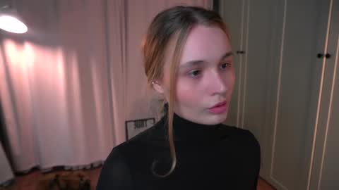 Snapshot of lisa_schiele chatting on January 18, 8:12 pm Elisabeth or Lisa online show from January 18, 8:12 pm