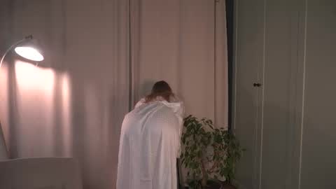 Snapshot of lisa_schiele chatting on February 2, 8:29 pm Elisabeth or Lisa online show from February 2, 8:29 pm