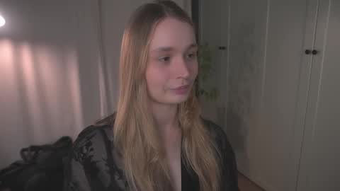 Snapshot of lisa_schiele chatting on February 8, 8:12 pm Elisabeth or Lisa online show from February 8, 8:12 pm