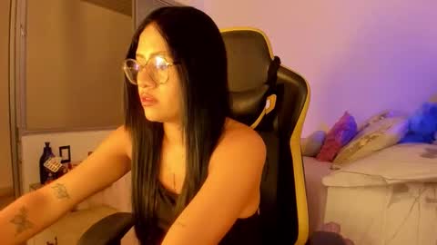 Lisa Thompson online show from November 2, 2:25 am