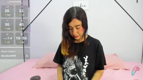 lisa white  online show from November 14, 12:59 pm