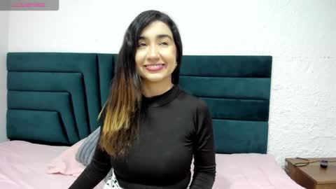 lisa white  online show from December 18, 3:34 am