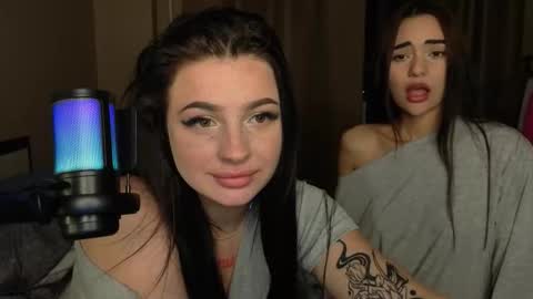 Snapshot of lisaanddenis chatting on September 17, 9:38 pm Lisa and Den online show from September 17, 9:38 pm