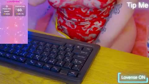 Snapshot of lisacandy1 chatting on November 21, 8:35 am Lisa online show from November 21, 8:35 am