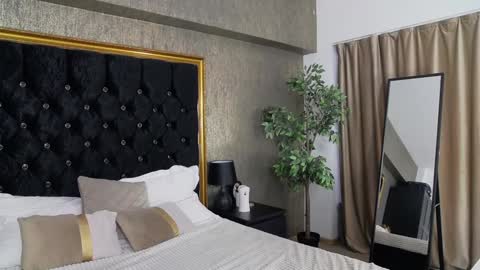 Snapshot of lisacroft chatting on February 6, 12:59 pm lisacroft online show from February 6, 12:59 pm