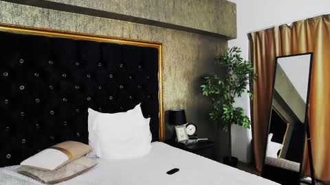 Snapshot of lisacroft chatting on February 26, 12:25 pm lisacroft online show from February 26, 12:25 pm