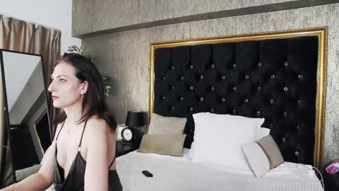 Snapshot of lisacroft chatting on March 5, 8:54 am lisacroft online show from March 5, 8:54 am