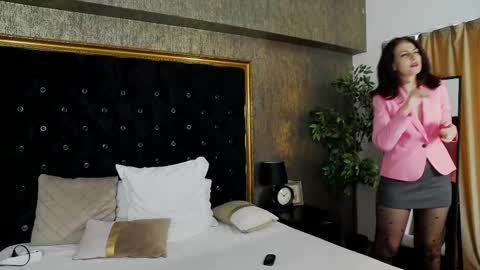 Snapshot of lisacroft chatting on March 7, 12:56 pm lisacroft online show from March 7, 12:56 pm