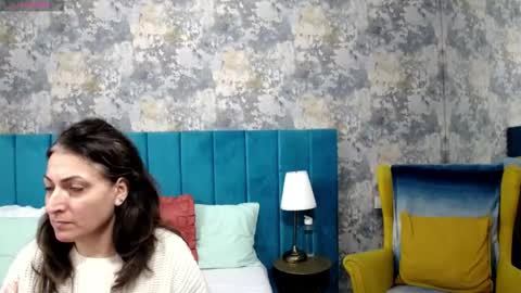 Snapshot of lisacroft chatting on November 23, 7:52 am lisacroft online show from November 23, 7:52 am