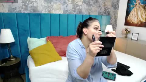 Snapshot of lisacroft chatting on November 26, 8:04 am lisacroft online show from November 26, 8:04 am