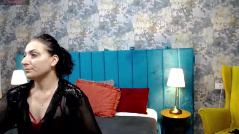 lisacroft online show from December 17, 7:14 am