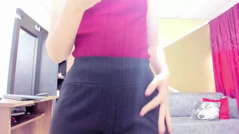 Snapshot of lisagray_1 chatting on November 28, 8:11 pm Lisa Gray Independent Model online show from November 28, 8:11 pm