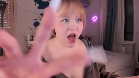 Snapshot of lisalaas chatting on December 22, 9:42 pm -Lisa- Help me to reach 100 thumbs up3 online show from December 22, 9:42 pm