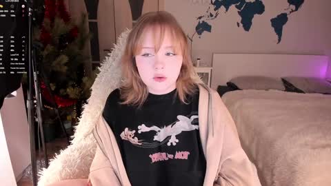 Snapshot of lisalaas chatting on January 19, 1:22 pm -Lisa- Help me to reach 100 thumbs up3 online show from January 19, 1:22 pm