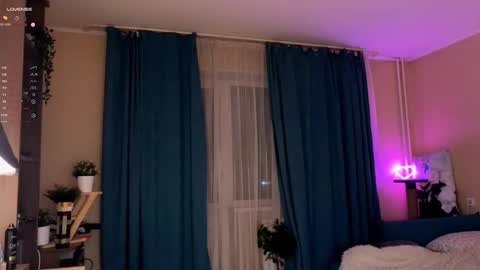 Snapshot of lisalaas chatting on September 18, 9:39 pm -Lisa- Help me to reach 100 thumbs up3 online show from September 18, 9:39 pm