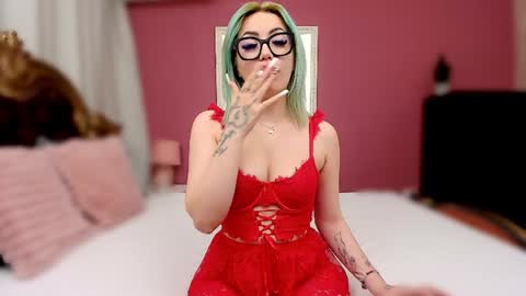 Snapshot of lisaraee chatting on January 24, 6:14 pm Lisa online show from January 24, 6:14 pm