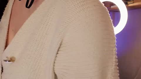 Snapshot of lisavamp chatting on November 11, 11:05 pm LisaVamp online show from November 11, 11:05 pm