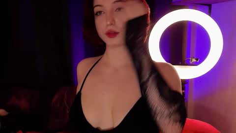 Snapshot of lisavamp chatting on November 16, 10:15 pm LisaVamp online show from November 16, 10:15 pm