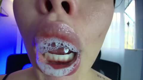 Snapshot of lisbet_21x chatting on March 10, 10:34 pm Lisbet online show from March 10, 10:34 pm