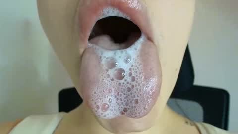 Snapshot of lisbet_21x chatting on October 28, 9:28 pm Lisbet online show from October 28, 9:28 pm