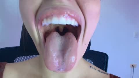 Snapshot of lisbet_21x chatting on November 11, 8:53 pm Lisbet online show from November 11, 8:53 pm