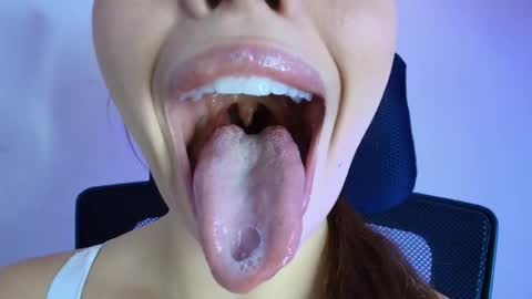 Lisbet online show from February 9, 3:05 pm