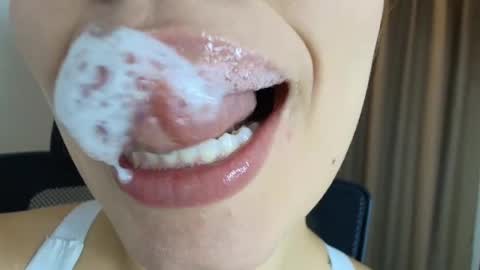 Lisbet online show from March 22, 2:20 pm