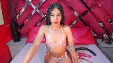 Snapshot of lisbethqueen_ chatting on December 31, 8:12 pm lily online show from December 31, 8:12 pm