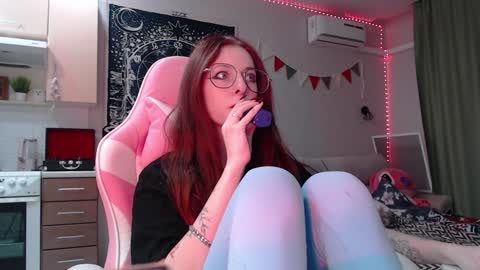 Snapshot of lisiasweet chatting on January 3, 6:24 pm Lika online show from January 3, 6:24 pm