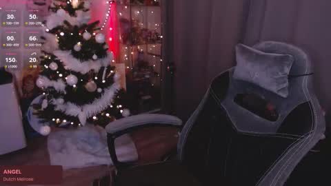 Lissa online show from December 15, 4:44 pm