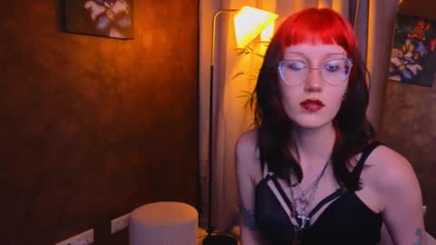 Snapshot of lissaros chatting on February 5, 11:23 am lissaros online show from February 5, 11:23 am