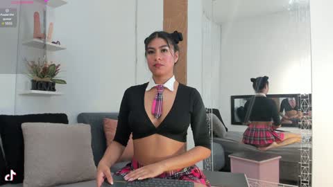 Snapshot of lissawild_ chatting on December 12, 1:28 pm ss  online show from December 12, 1:28 pm