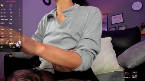 Snapshot of lissy__dream chatting on October 14, 1:28 am lissy__dream online show from October 14, 1:28 am