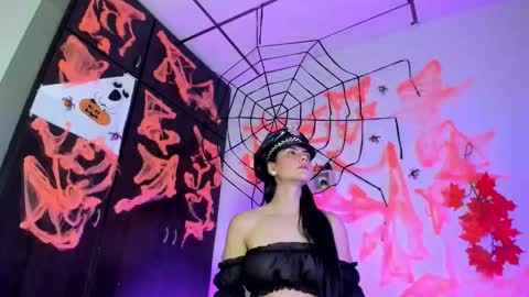 Lis  online show from October 10, 7:02 pm