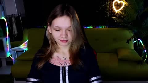 Snapshot of litabrom chatting on February 1, 2:47 am Lena online show from February 1, 2:47 am