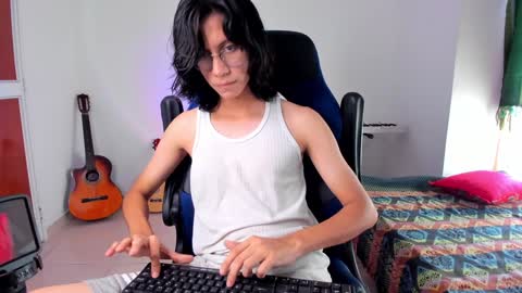 Snapshot of literateboy chatting on January 19, 7:26 pm Literateboy online show from January 19, 7:26 pm