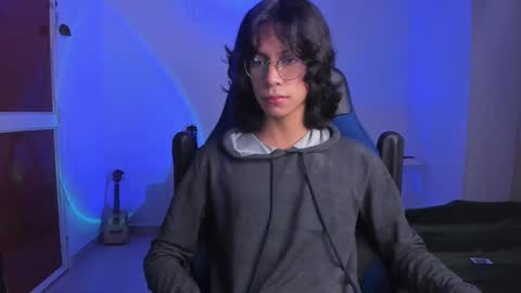 Snapshot of literateboy chatting on February 13, 11:06 am Literateboy online show from February 13, 11:06 am