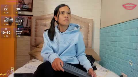 VANESSA online show from May 2, 11:15 am