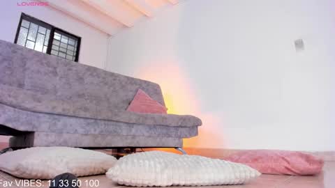 Snapshot of little___sophie chatting on March 5, 8:21 am little___sophie online show from March 5, 8:21 am