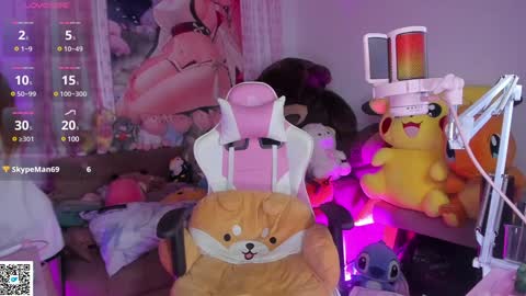 Snapshot of little__ary chatting on December 23, 4:12 am little ary online show from December 23, 4:12 am