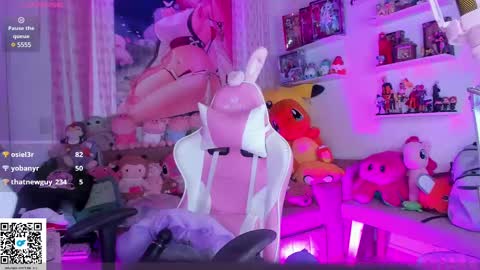 Snapshot of little__ary chatting on February 27, 5:02 am little ary online show from February 27, 5:02 am